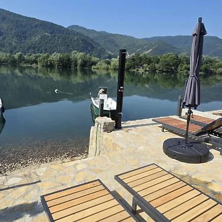 Delta House 2 Hébergement de vacances *