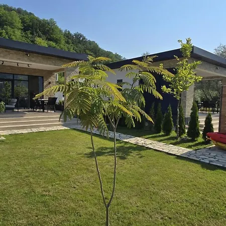 Hébergement de vacances Delta House 2 *