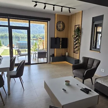 Hébergement de vacances Delta House 2 *